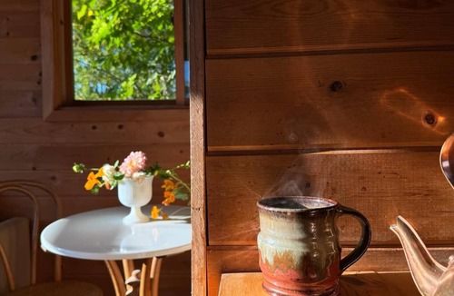 Almelund Cabin | The Writers Cabin-Sauna/hot tub/river access