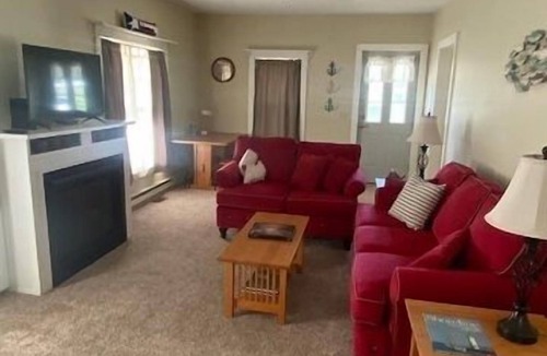 Ludington House | The Yellow House-Three bedroom within walking distance of Lake Michigan.
