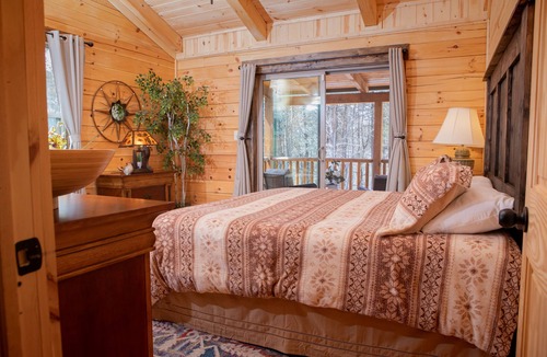Logan Cabin | Thelma's Retreat by The Inn & Spa at Cedar Falls