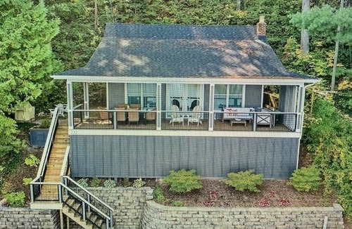 Newaygo Cottage | This cottage is a 2 bedroom(s), 1 bathrooms, located in Newaygo, MI.