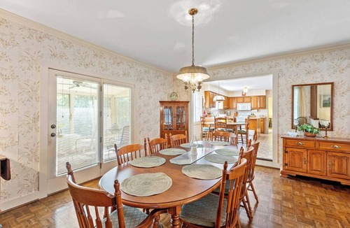 Frankfort House | This house is a 3 bedroom(s), 3 bathrooms, located in Frankfort, KY.
