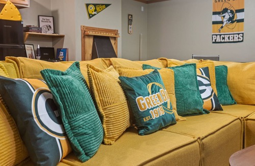Green Bay House | This house is a 4 bedrooms, 2.5 bathrooms, located in Green Bay, WI.