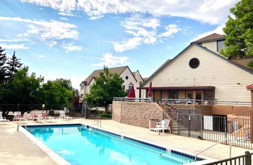 Englewood Apartment | This private, quiet studio is very comfortable, perfect for two people.