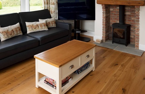 Darlington Cottage | This property is in a stunning location, it boasts a private hot tub and games rooms.