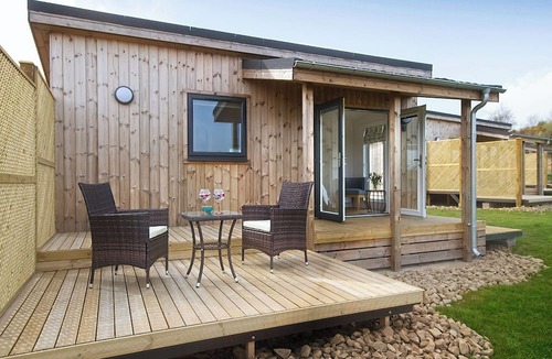 Castle Douglas Ski Chalet | This Studio Lodge is perfect for couples.