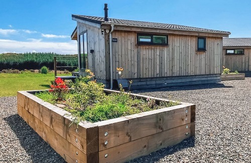Castle Douglas Ski Chalet | This Studio Lodge is perfect for couples.
