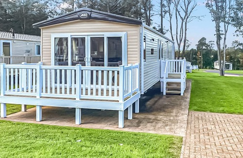 Witton-le-Wear House | This stunning holiday home with a double bedroom and en suite W.