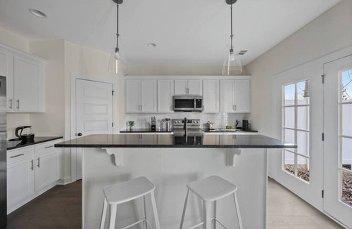 Lakewood House | This townhouse is a 3 bedroom(s), 2.5 bathrooms, located in Nashville, TN.