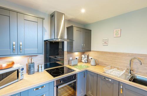 Lewiston House | Thistle Lodge 20 with Hot Tub