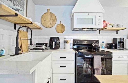 Central Oklahoma City Apartment | Thoughtfully designed studio near OCU — the one guests come back to #04