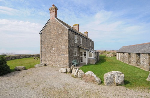 Saint Martin Cottage | Three Chimneys