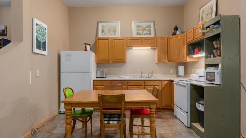 Pepin Apartment | Three Connected Quirky Condos By Beach! - Twilight Condo