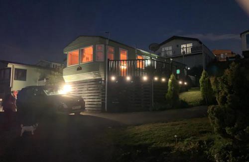 Fence Apartment | Three Peaks View.