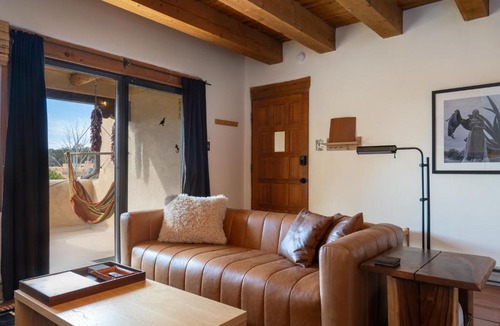 Arroyo Seco House | Three Studios at Canyon Base - 15min to Ski