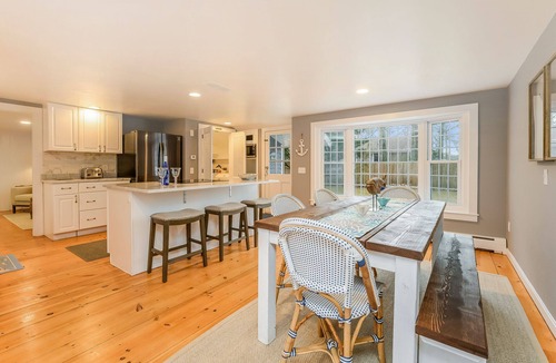 Hyannis House | Tide the Knot: Cozy Cape w/Yard & Central A/C