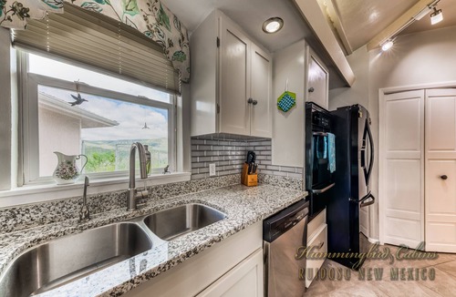 Ruidoso Downs House | Tiger by the Tail Pets OK | Casita & Courtyard Oasis w/Heated Pool
