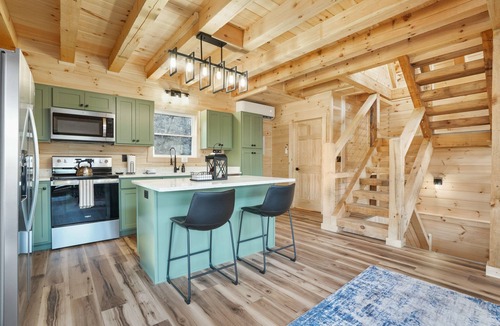 Creola Cabin | Timberline Retreat | Hocking Hills, Hot Tub