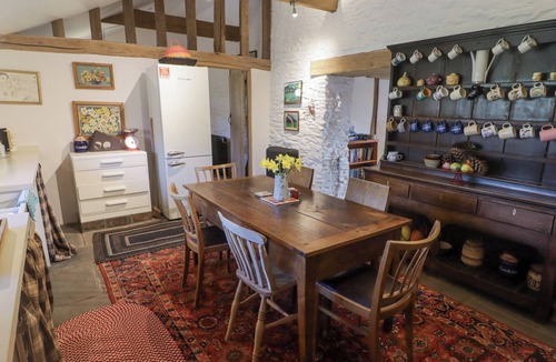 Bedwas Trethomas & Machen Cottage | Tipyn Bach