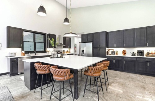 Rome House | Tomahawk Trail - 5BR Retreat w/Hot Tub