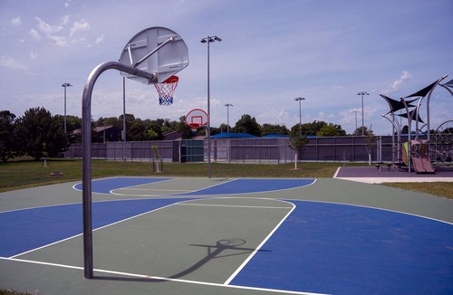 Sioux Falls Apartment | Tomar Park Apt with Porch & Fireplace KP101APT6