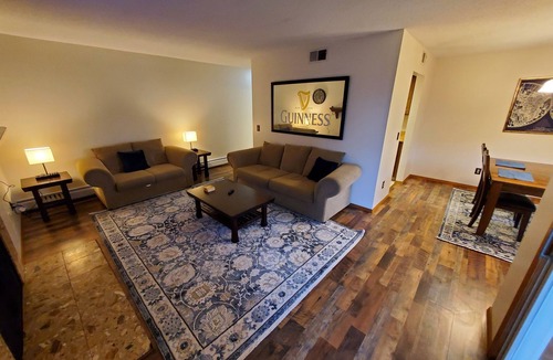 Sioux Falls Apartment | Tomar Park Apt with Porch & Fireplace KP101APT6