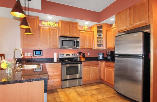 Wisconsin Dells Condo | Top-Floor Condo Overlooking the River – Pet Friendly!