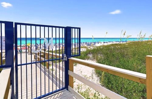 Avalon Beach Estates Condo | Top Floor Gulf View + Pet Friendly Free Daily Beach Service