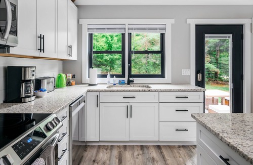 Rapid City House | Torch Lake Cottage: Gorgeous Newly Renovated 3BR /w BBQ