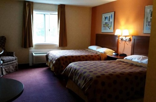 Foxboro House | Tour Around Town! 4 Spacious Units, FREE Bfast, Close to Gillette Stadium!