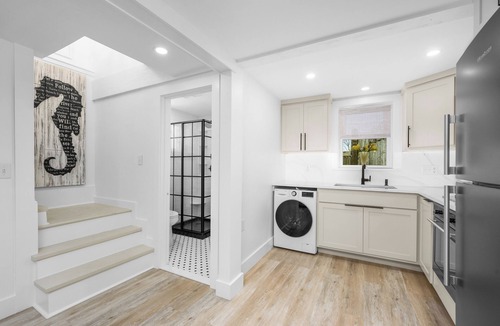 Chatham Cottage | Town Center-Full Reno 2026-Steps To Shops & Eateries-Walk To Lighthouse Beach