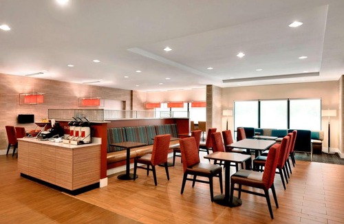 South Hills Hotel | TownePlace Suites by Marriott Pittsburgh Airport/Robinson Township