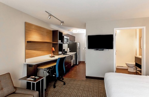 Buechel Hotel | TownePlace Suites by Marriott Louisville Airport