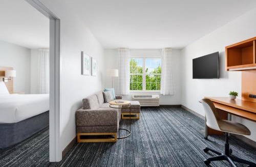 Manchester Hotel | TownePlace Suites Manchester-Boston Regional Airport