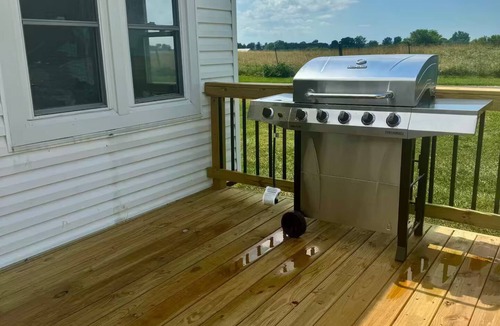 Springfield House | Townview Farmhouse - Bourbon Trail - Farm Stay