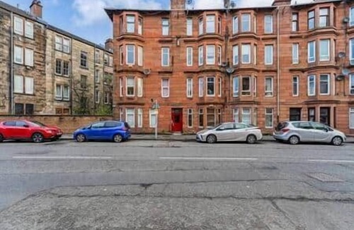 Glasgow Apartment | Traditional 1-Bed Flat in Southside