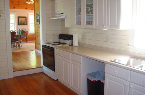 South Casco House | Traditional Maine cottage with ample privacy on beautiful Sebago Lake!
