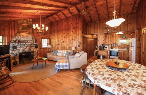 Naples House | Traditional pet-friendly Maine home featuring an incredible sandy beach!