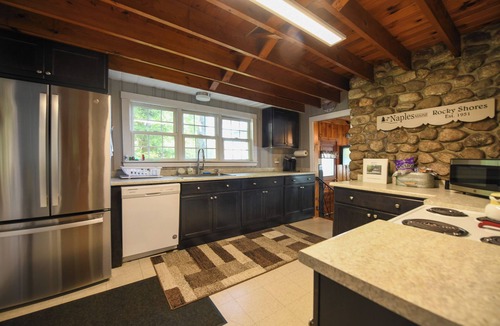Naples House | Traditional Waterfront Maine Cottage on Long Lake with great swimming.