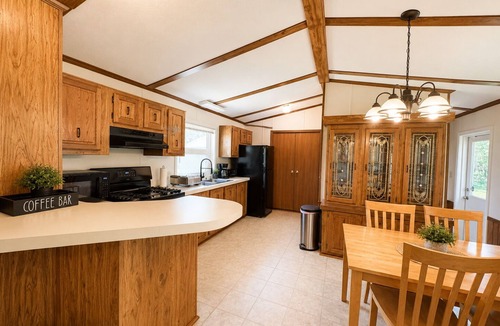 Backus House | Trailside Cabin/Pet Friendly/Fire Pit/Fenced Yard