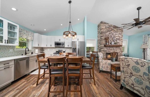 Mayfield House | Tranquil Waters 30 Night Min on Tibbets Lake