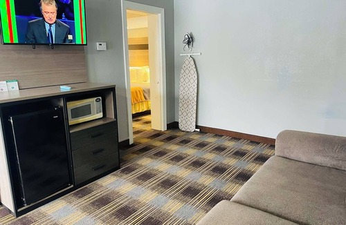 Sellersburg Hotel | Travelodge by Wyndham Sellersburg/Louisville North