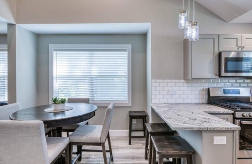 Greilickville Condo | Traverse City's West Bay Getaway - Dog Friendly!