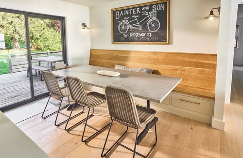 Greilickville House | Traverse City - West Bayshore Retreat - 100’ of Private Beach - Luxurious House