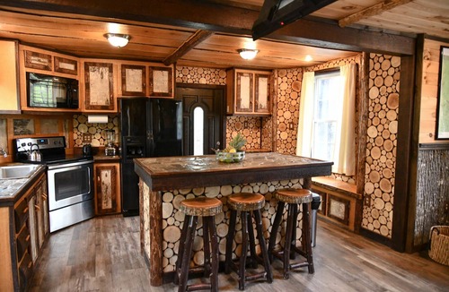 Stoneham House | Treehouse in Maine woods- The Grand Oak