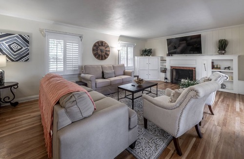 Heart of Lubbock House | Treetop Manor - 3BR/3BA - Sleeps 12