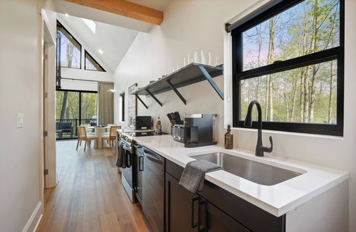 McArthur Cabin | Treetop Windows · Hot Tub · Forest Views | Luxe