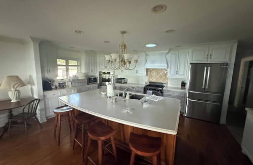 Fond du Lac House | Tremendous, peaceful 2-bedroom house with AC in Fond du Lac on lake Winnebago.