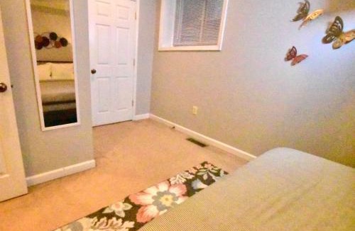 Tremont Apartment | Tremont apartment, near downtown, and Central!