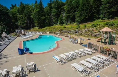 Wilmington Cabin | Trending Family Retreat - Pvt. Deck Hot Tub, Pool & Game Room