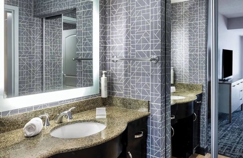 Canonsburg Hotel | Trendy 1 King Room Perfect for Business Travelers or Weekend Pittsburgh Getaways
